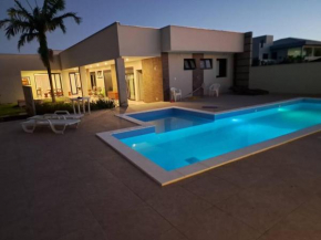 Praia e piscina
